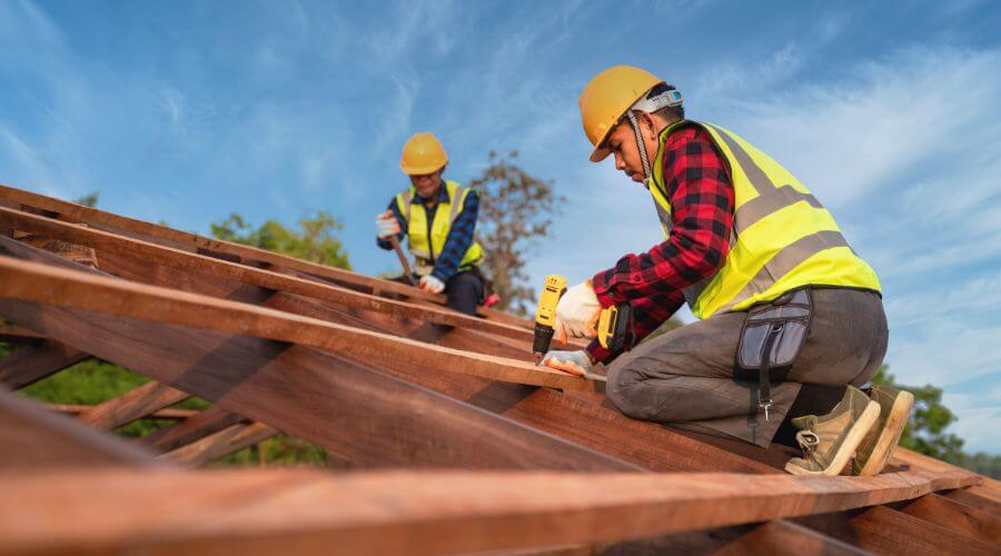 Professional gutter cleaning in Lakehead, CA
